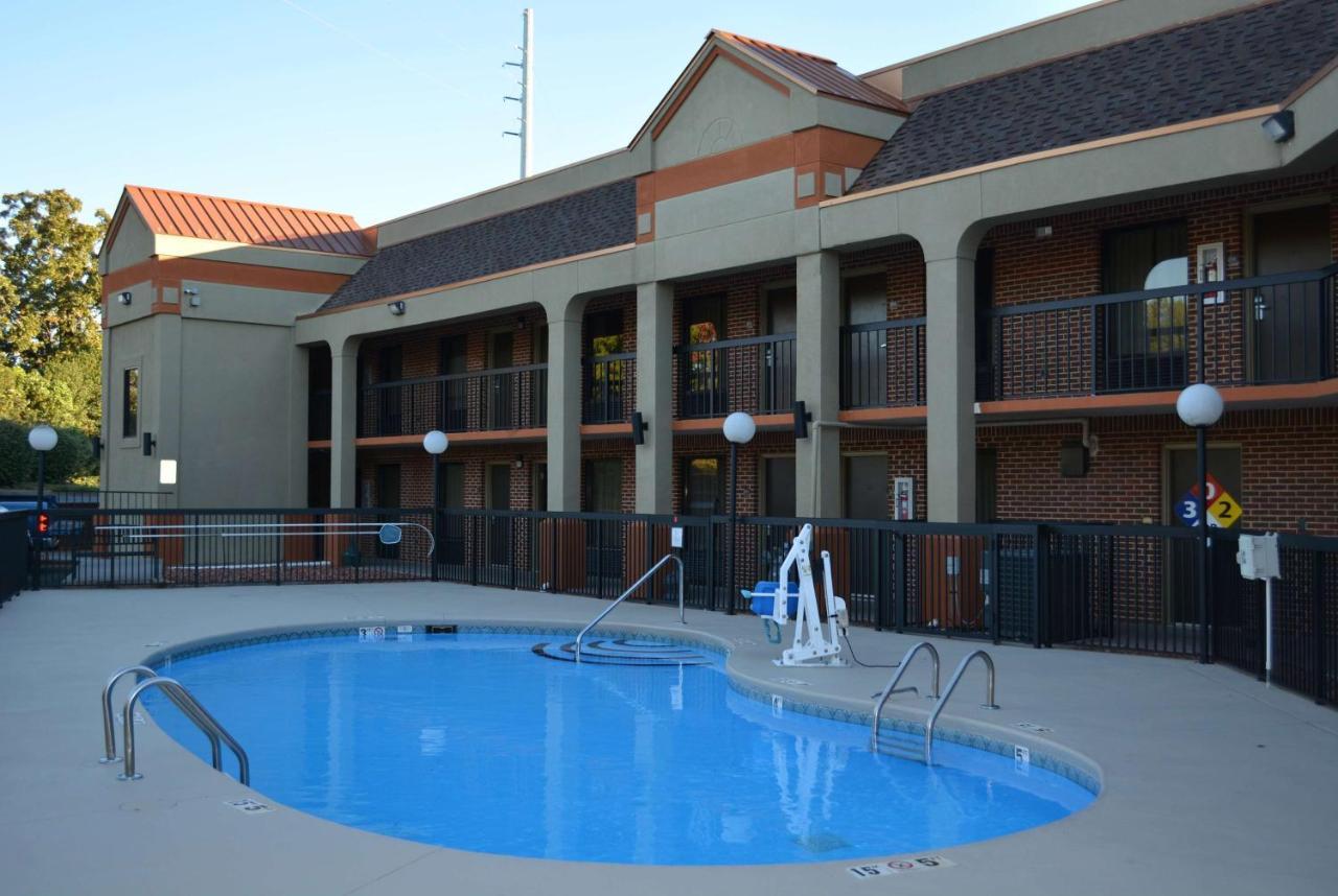 Super 8 By Wyndham Huntersville/Charlotte Area Ngoại thất bức ảnh