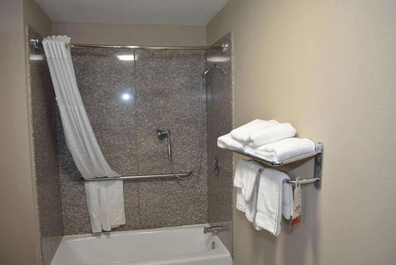 Super 8 By Wyndham Huntersville/Charlotte Area Ngoại thất bức ảnh