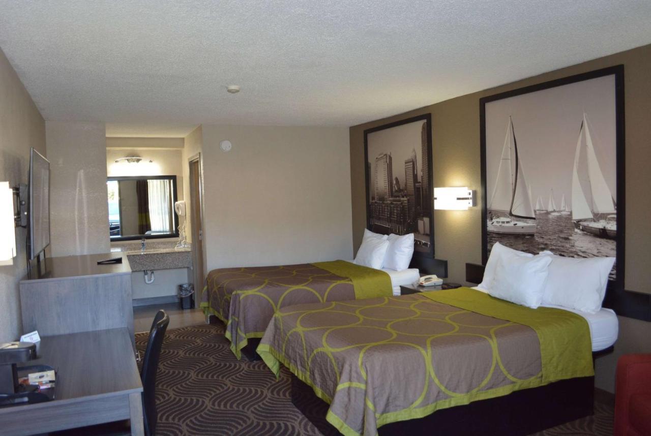 Super 8 By Wyndham Huntersville/Charlotte Area Ngoại thất bức ảnh